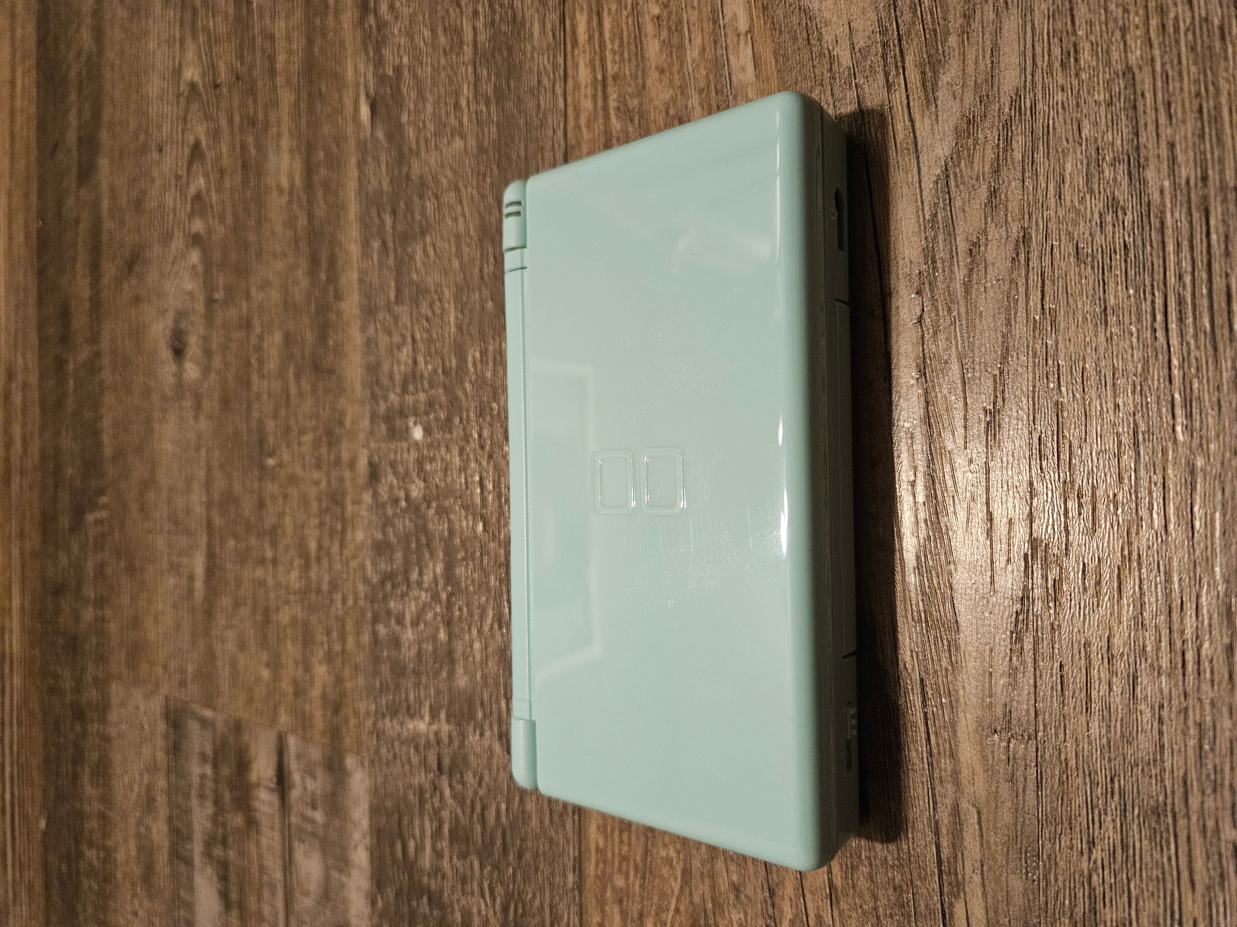 Nintendo DS Lite Console 20