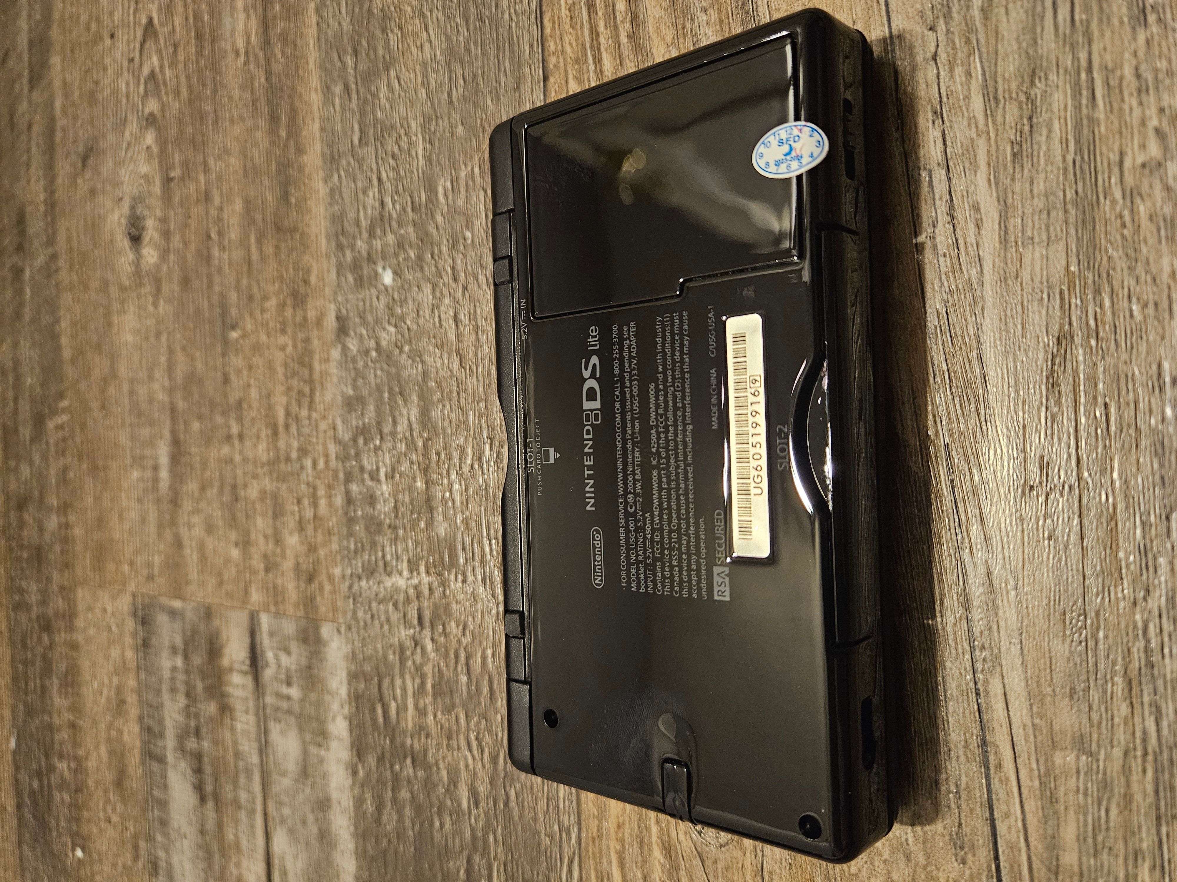 Nintendo DS Lite Console 27