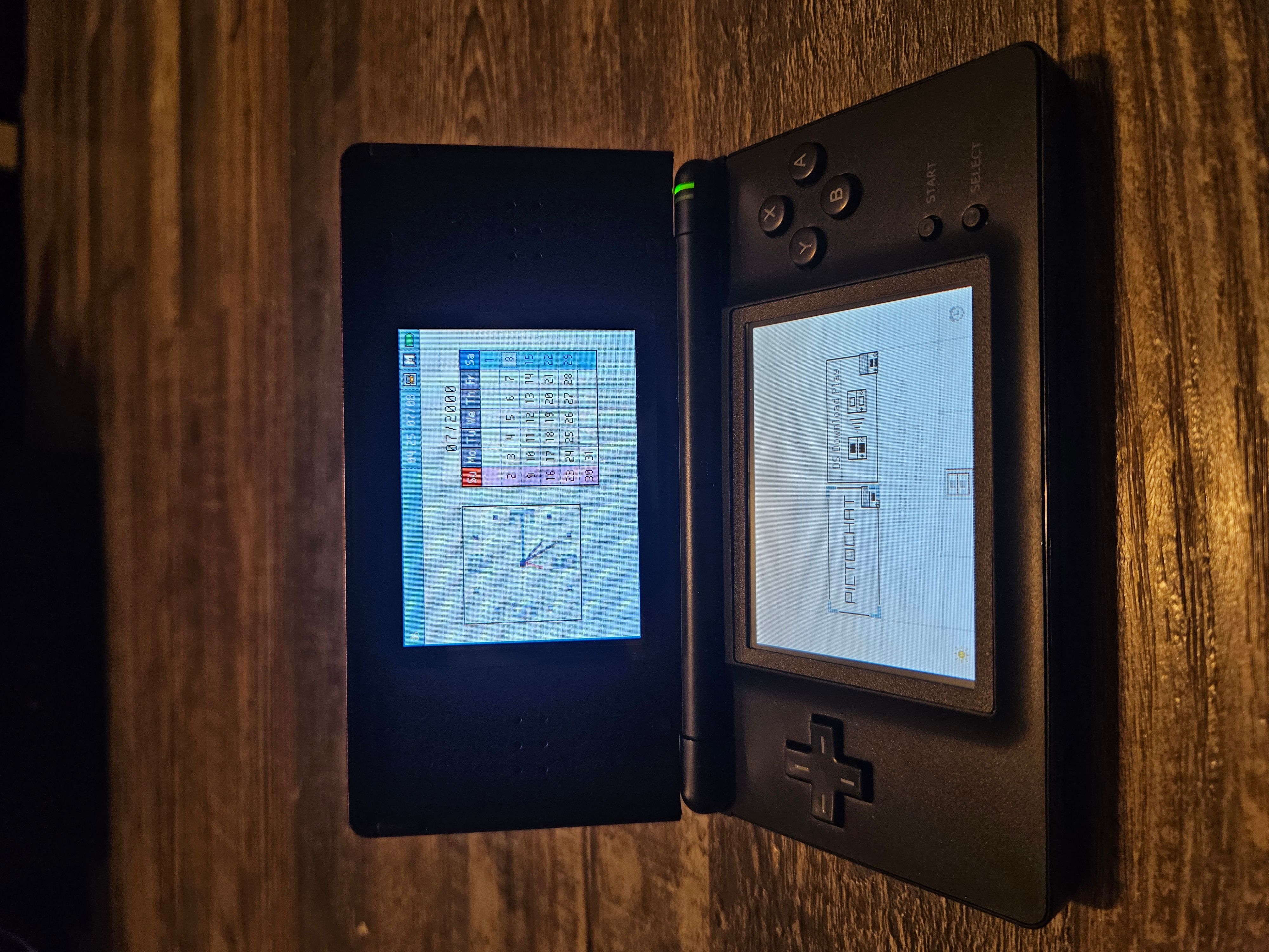 Nintendo DS Lite Console 19