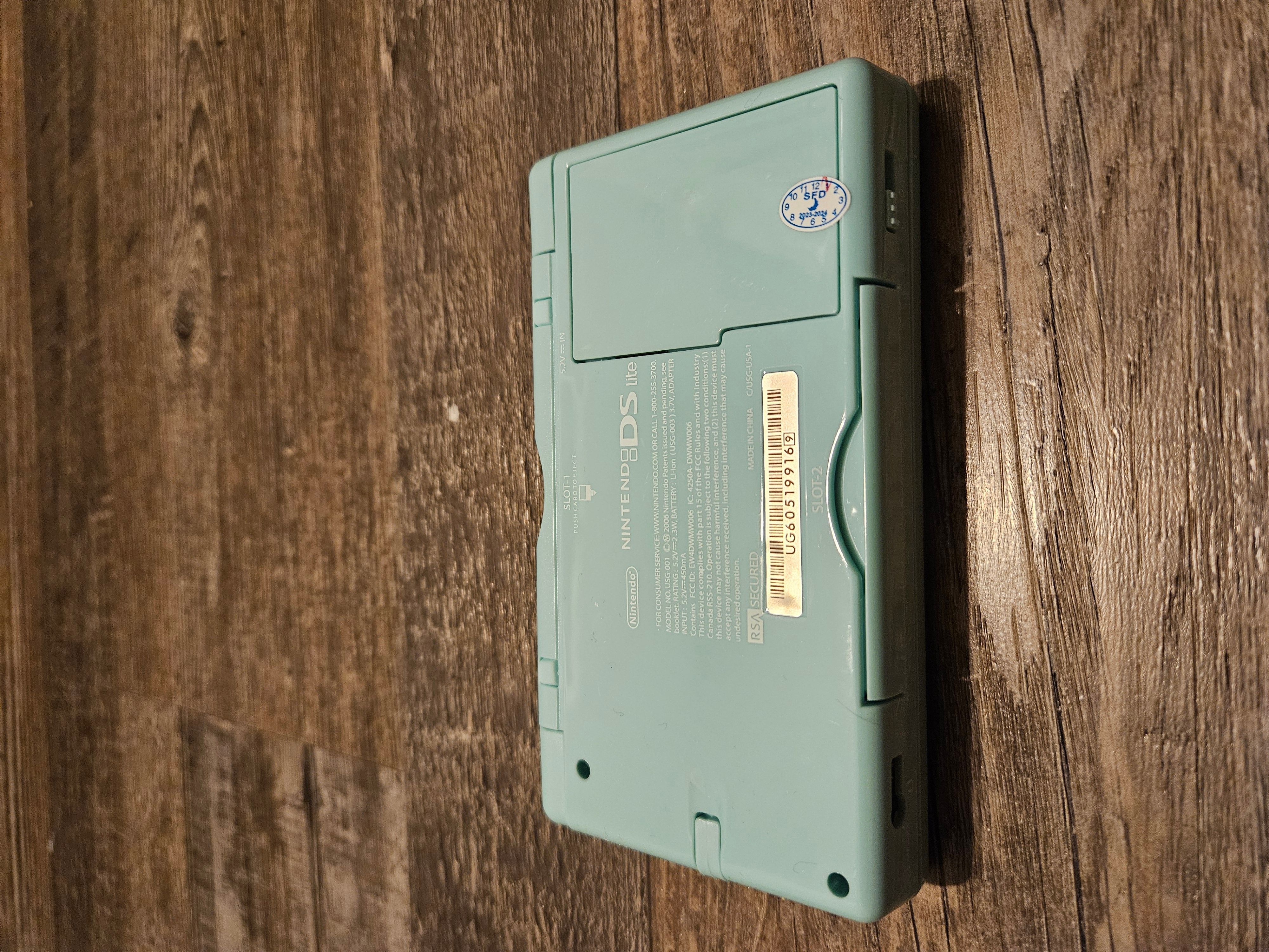 Nintendo DS Lite Console 21