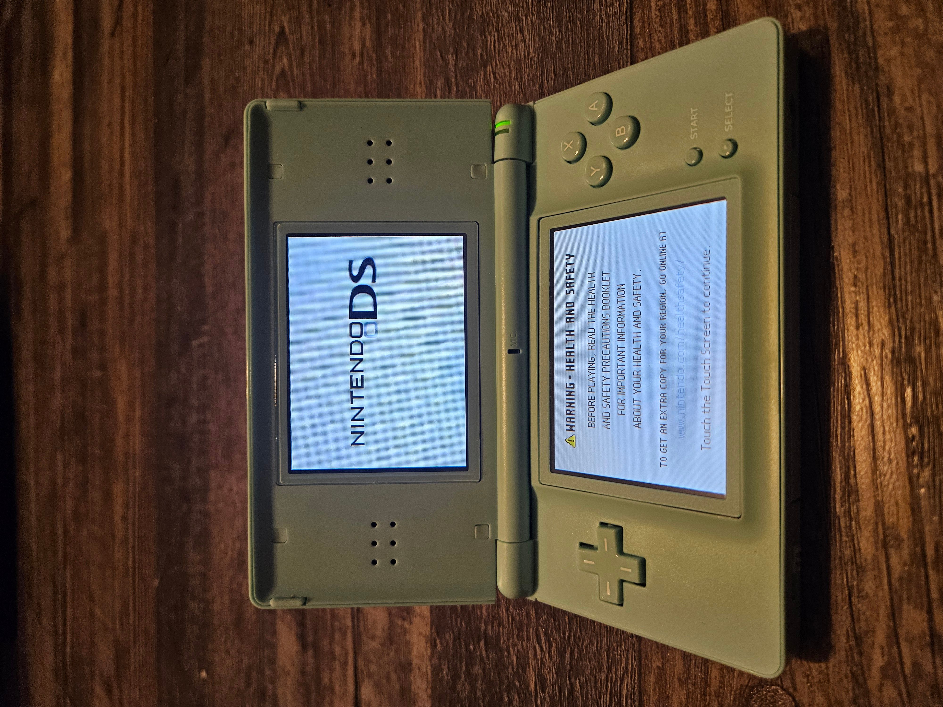 Nintendo DS Lite Console 22