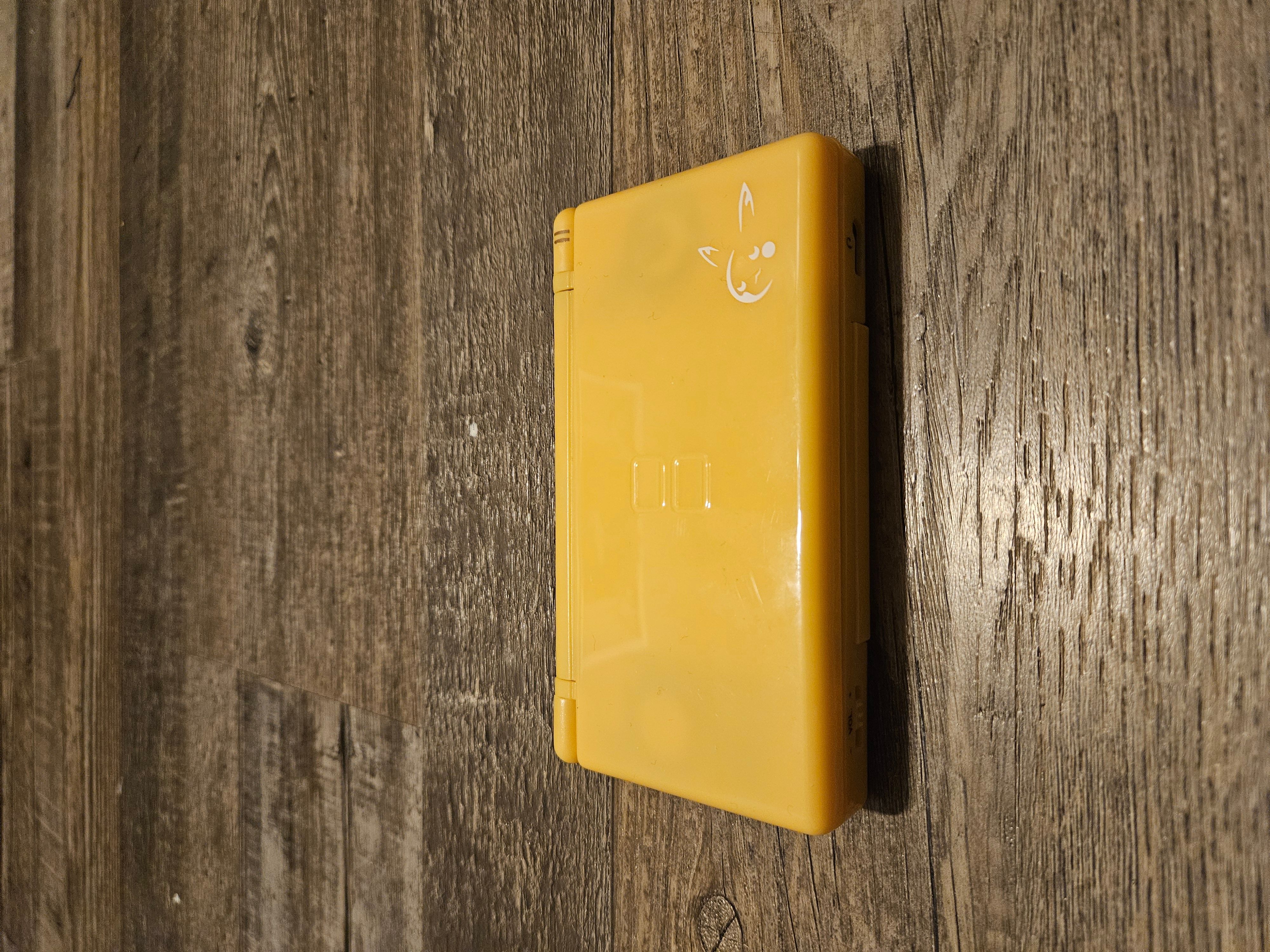 Nintendo DS Lite Console 28