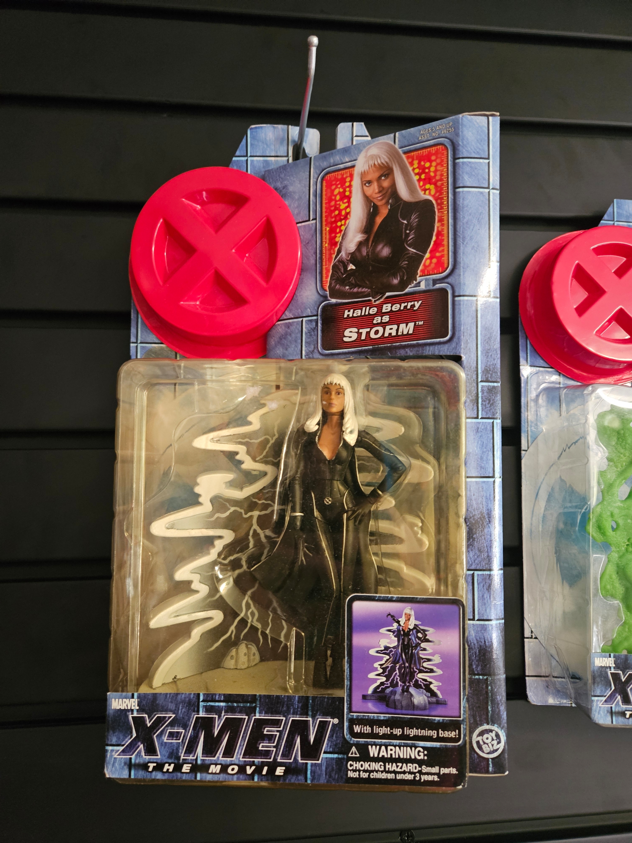 Marvel Toy Biz X-Men Movie: Storm Action Figure (Halle Berry) - Sealed 2