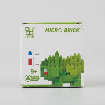 Front view of Lboyu Pokémon Bulbasaur Micro Brick Building Set (120 Pieces).