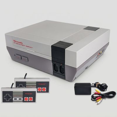 Nintendo Entertainment System (NES) Console - 2 Controllers & Cables