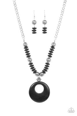 Oasis-Goddess-Black Necklace