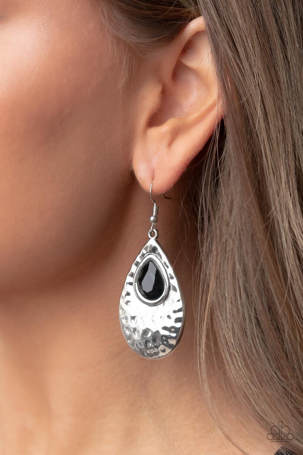 Tranquil Trove - Black Earring