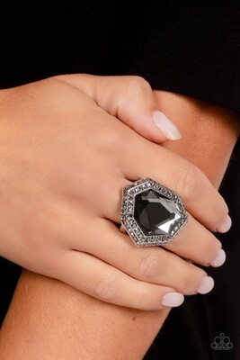 Smoldering Sass - Silver Ring