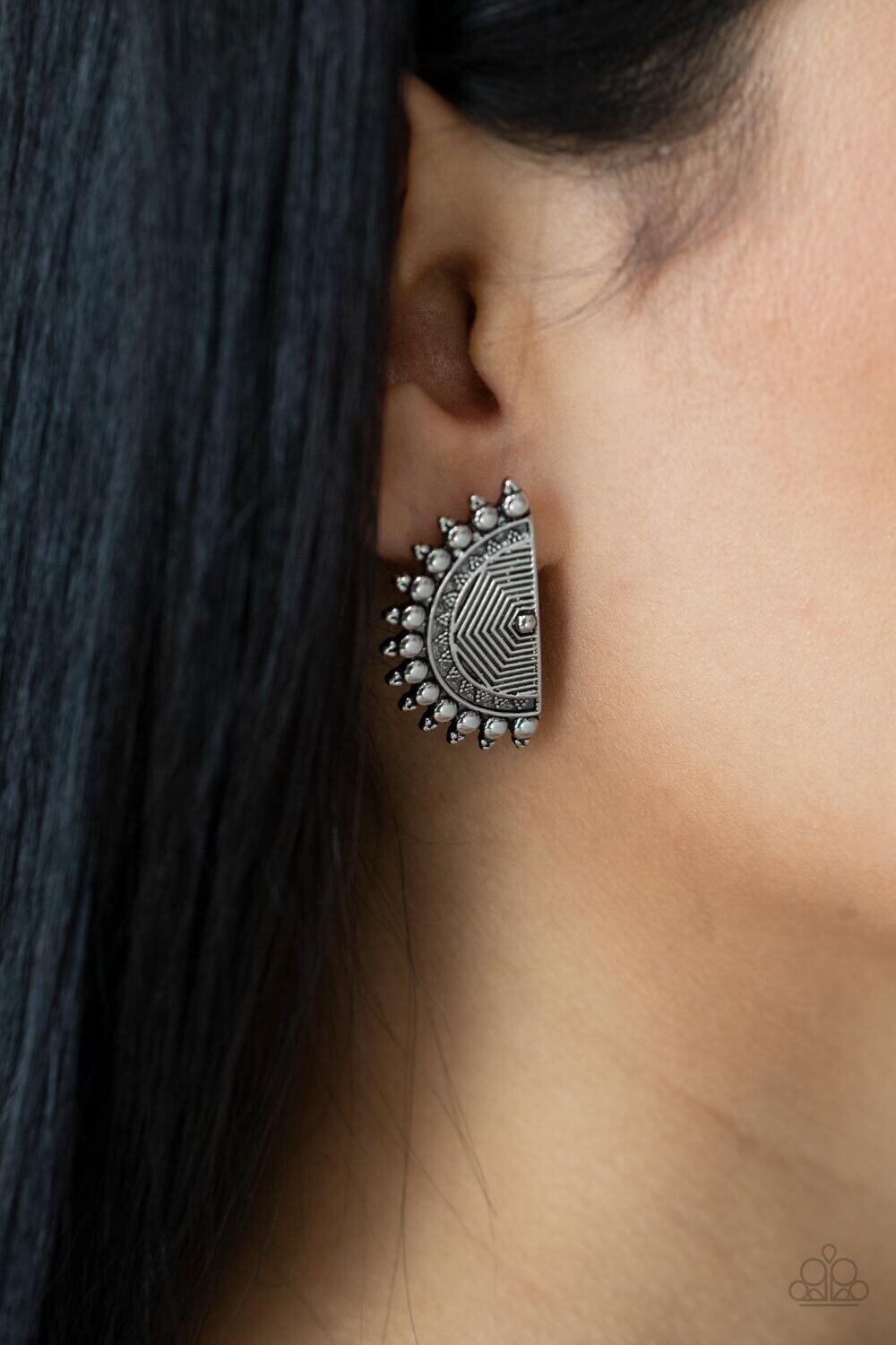 Fiercely Fanned Out - Silver Earring