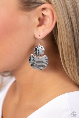 Monochromatic Charisma - Silver Earring