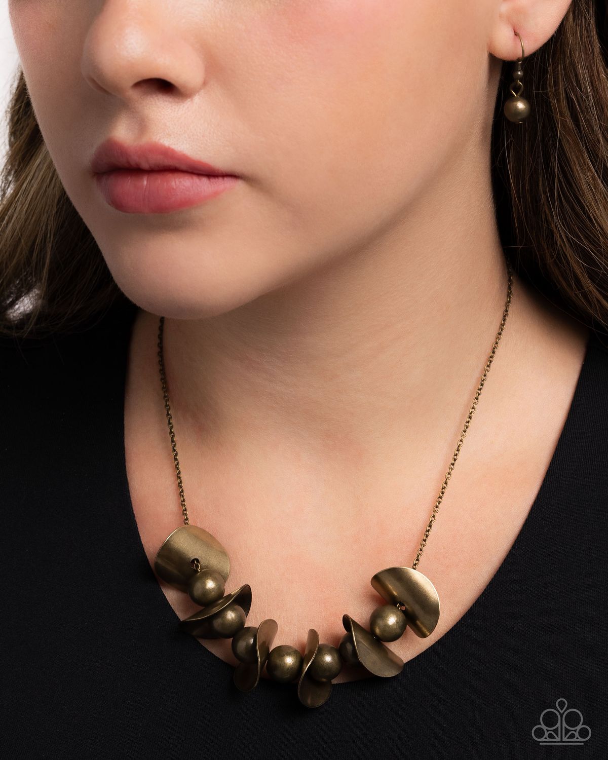 First Come First CURVE - Brass Necklace