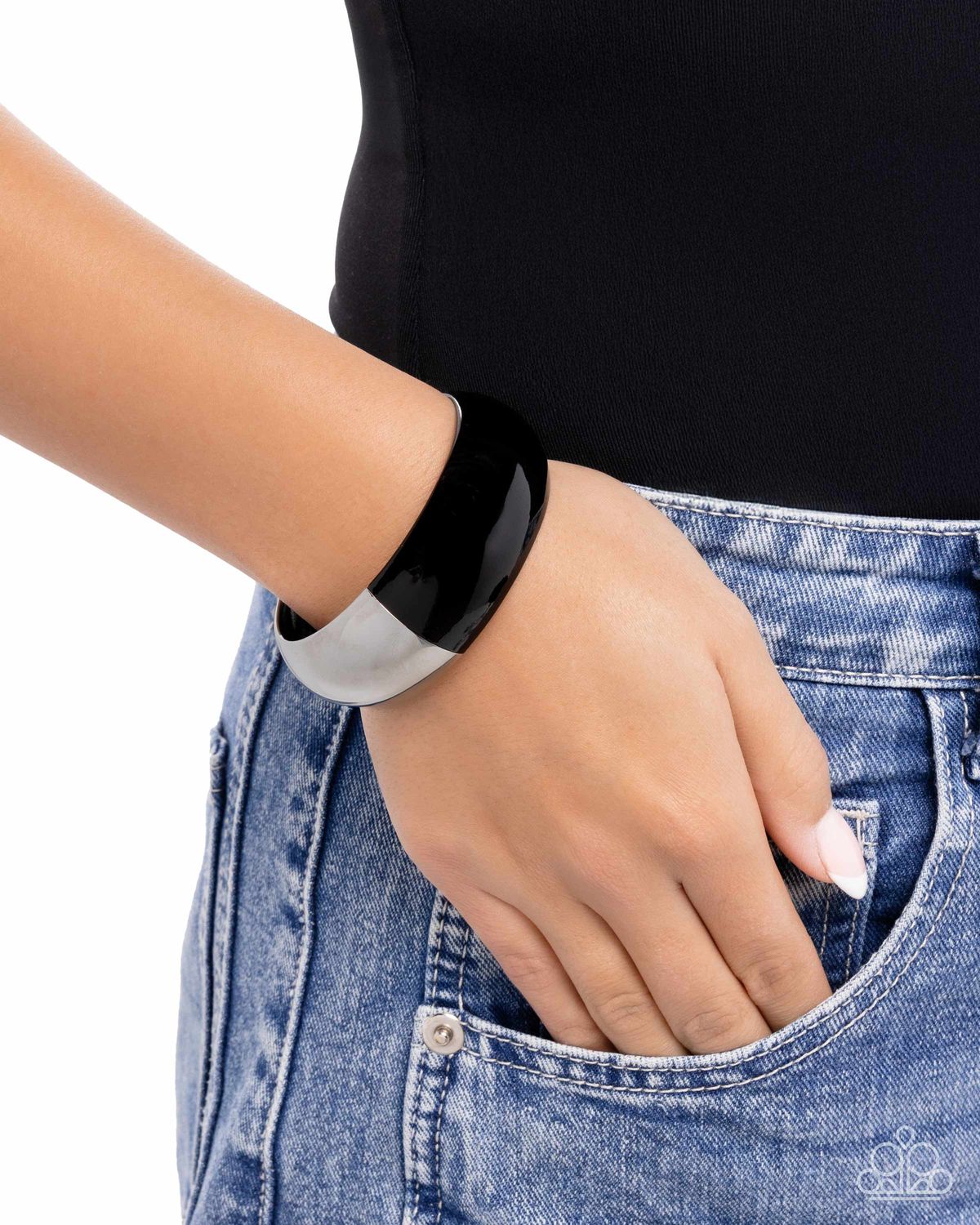 Painted Paramount - Black Bracelet