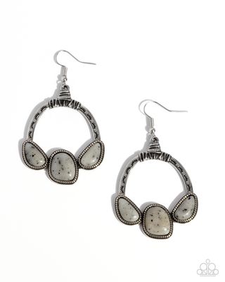 Elegant Expectation - Silver Earring
