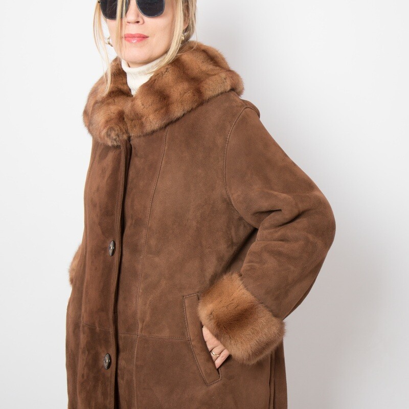Vintage Swing Shearling Coat with Fur Collar and Cuff