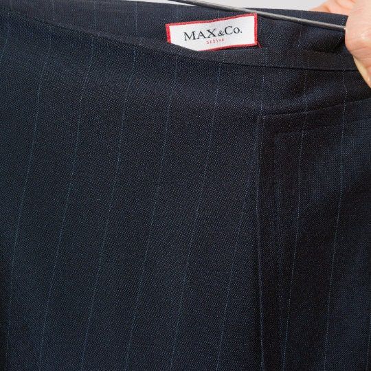 MAX&amp;Co Pinstripe Skirt Sexy Mini Skirt with deep front slit Dark Blue Stretchy Small Size W 25