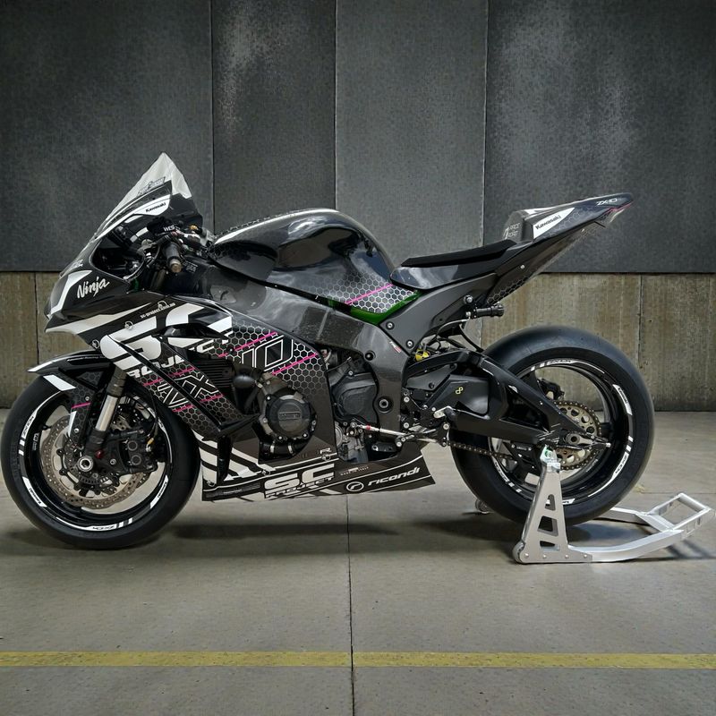Ash DeBakker ZX10R RaceBike