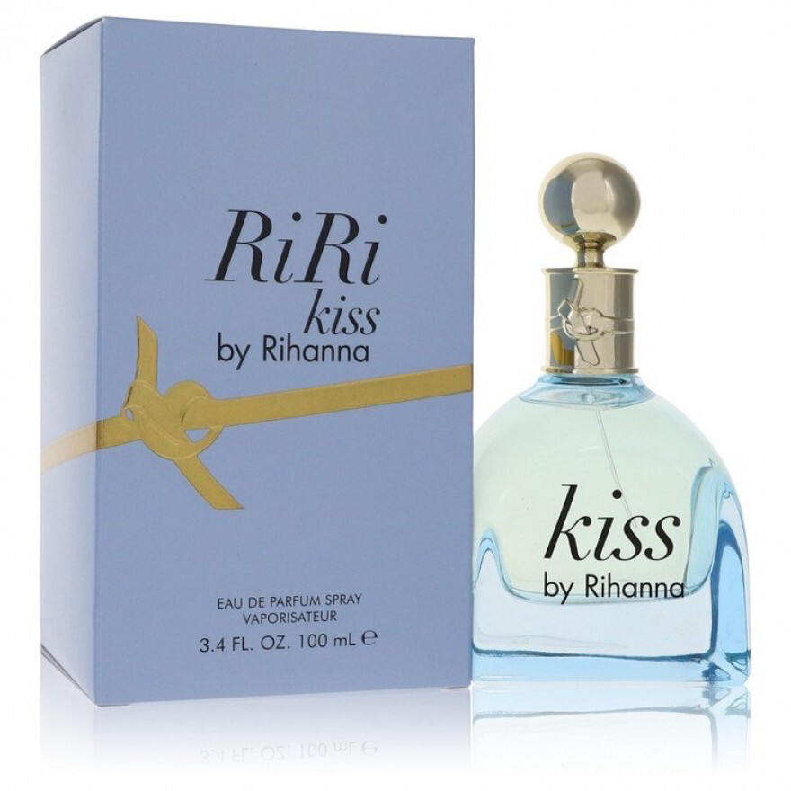 Rihanna Riri kiss