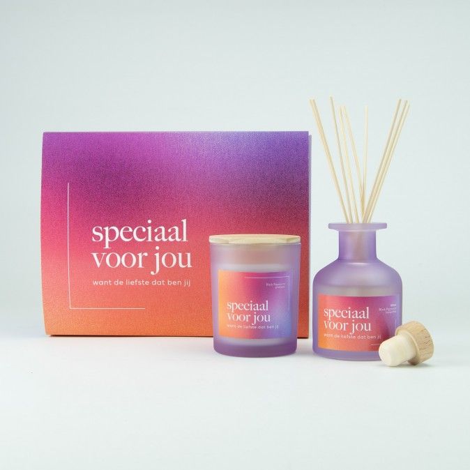 Gepersonaliseerde luxegiftbox geurkaars &amp; diffuser gevuld - speciaal voor jou