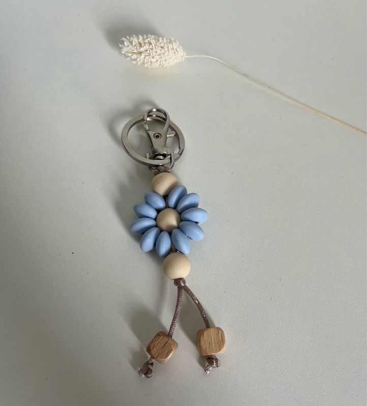 Sleutelhanger Bloem serenity/lichtbeige