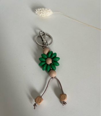Sleutelhanger bloem groen/donkerbeige