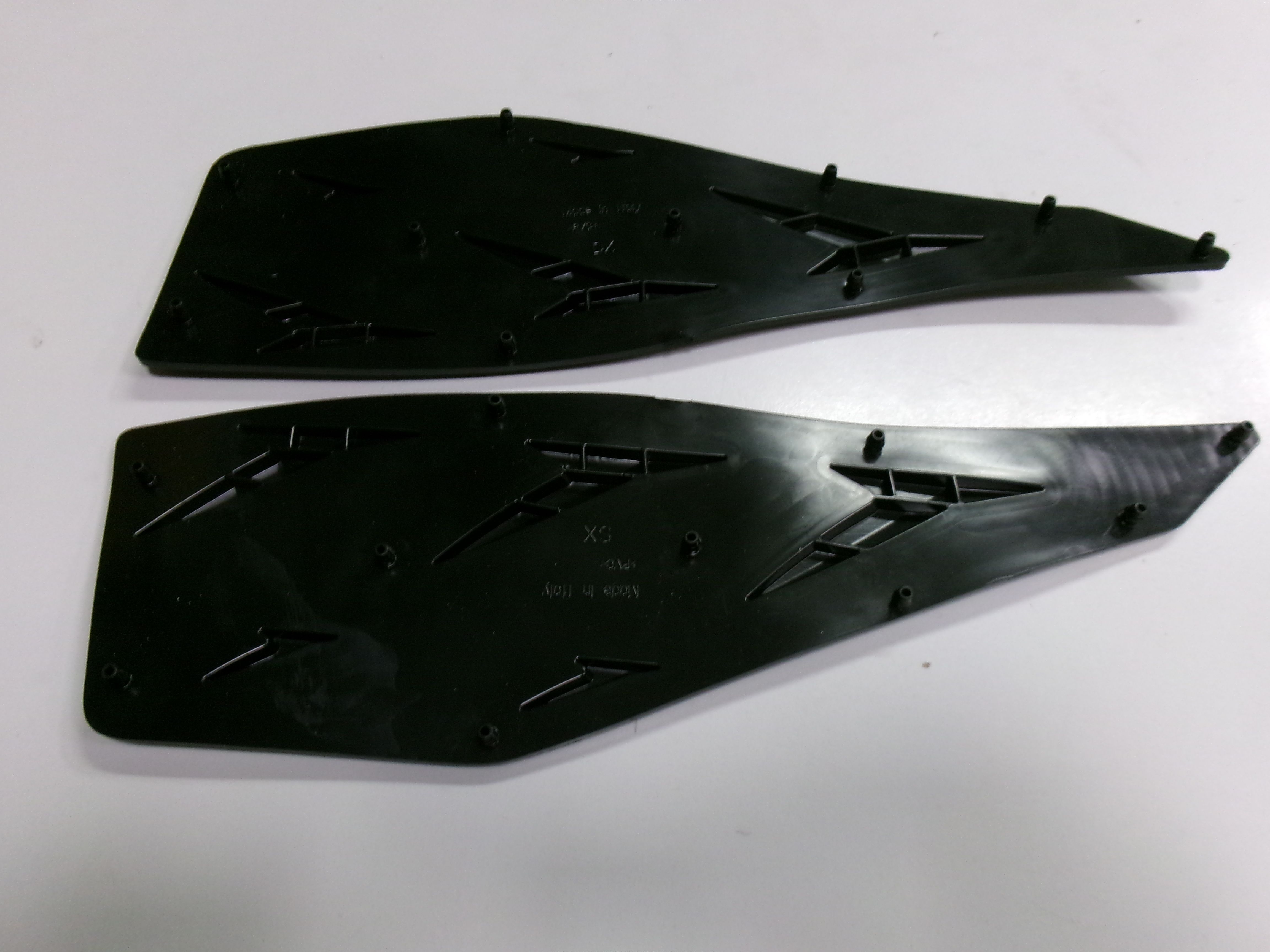 06404603 COPPIA TAPPETINI IN GOMMA MALAGUTI F12 R