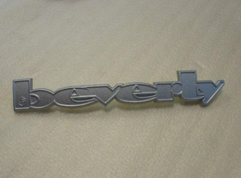 577521 TARGHETTA ADESIVA PIAGGIO BEVERLY 125 200