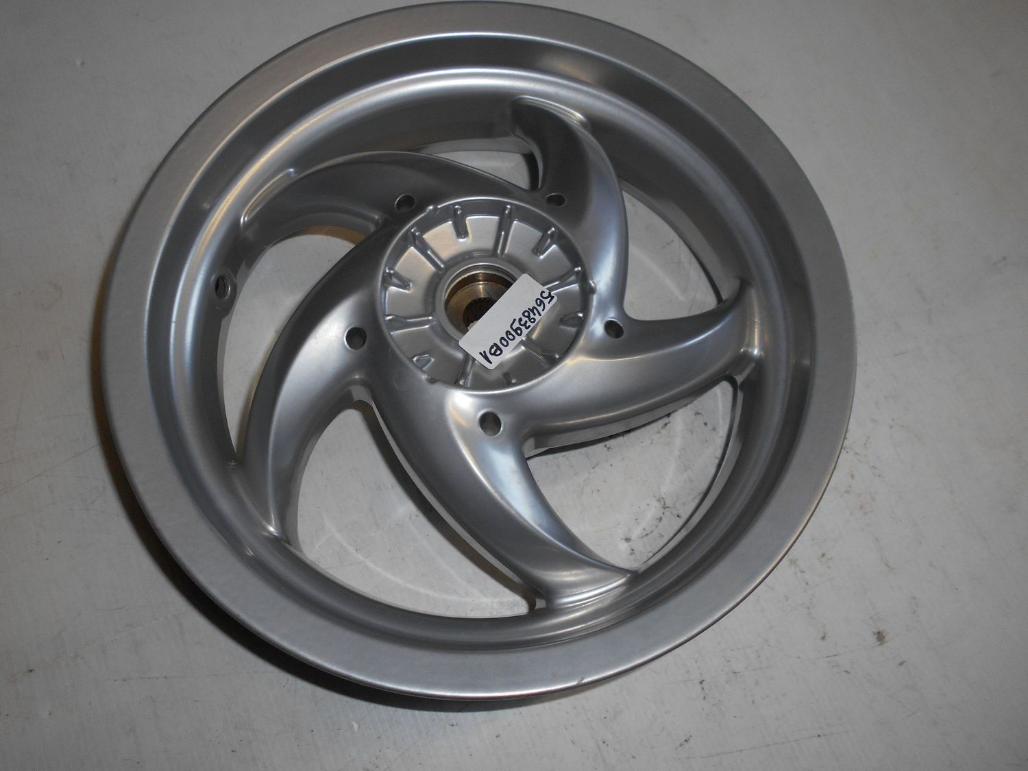 56483900B1 CERCHIO POSTERIORE PIAGGIO SKIPPER 125 / 150 56483900B1 CERCHIO POSTERIORE PIAGGIO SKIPPER 125 / 150