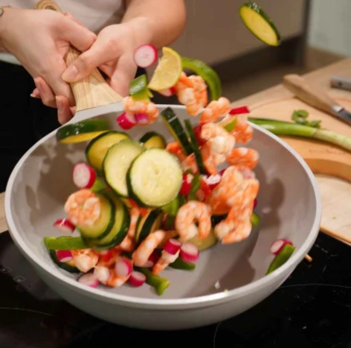 COOKUT Wok cm. 28 grigio perla