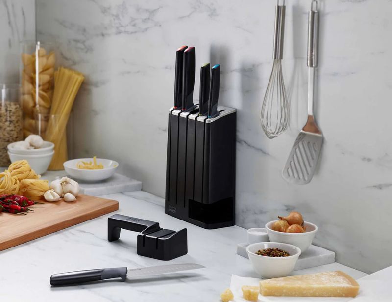 Elevate™ SlimBlock 5-piece Multicolour Knife Set with Sharpener Elevate™ SlimBlock 5-piece Multicolour Knife Set with Sharpener