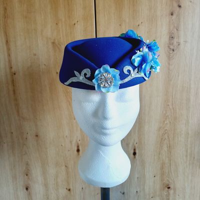 Gepimpte stewardess hoedje