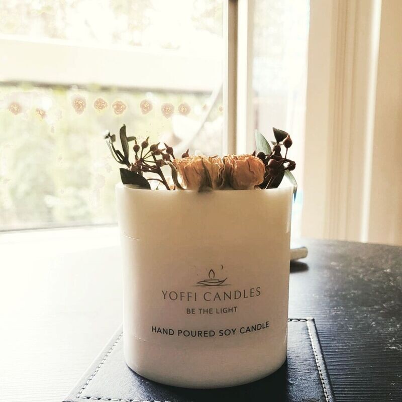 Flower scented soy candle