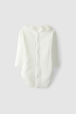 Laranjinha body ecru met fijn kraagje lange mouwen