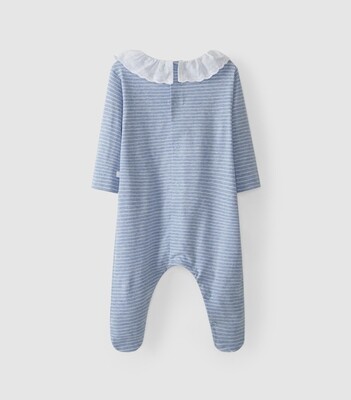 Laranjinha pyjama blauw met fijne witte streepjes en wit kraagje