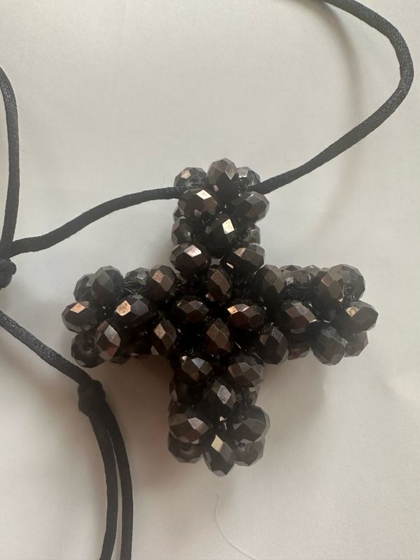 Pluslavie/PLÜ Kette Kreuz M Metallic Black