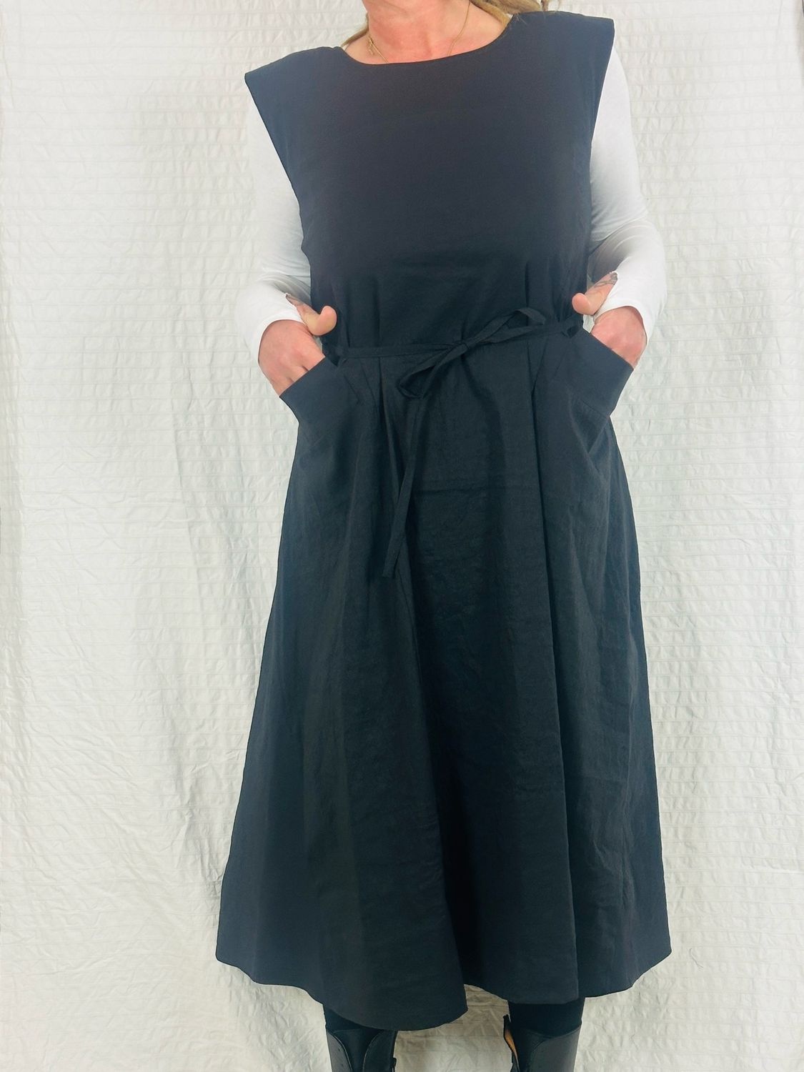 Yukai Kleid Schwarz SS25