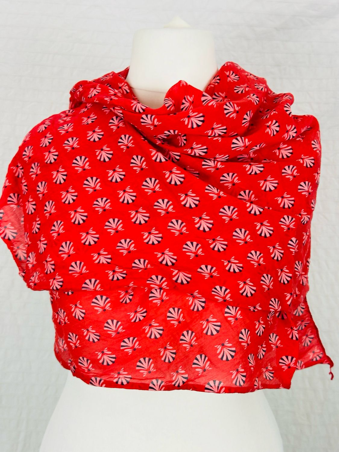 Julia Wang Tuch One Size Muschel div. Farben, Farben: Rot