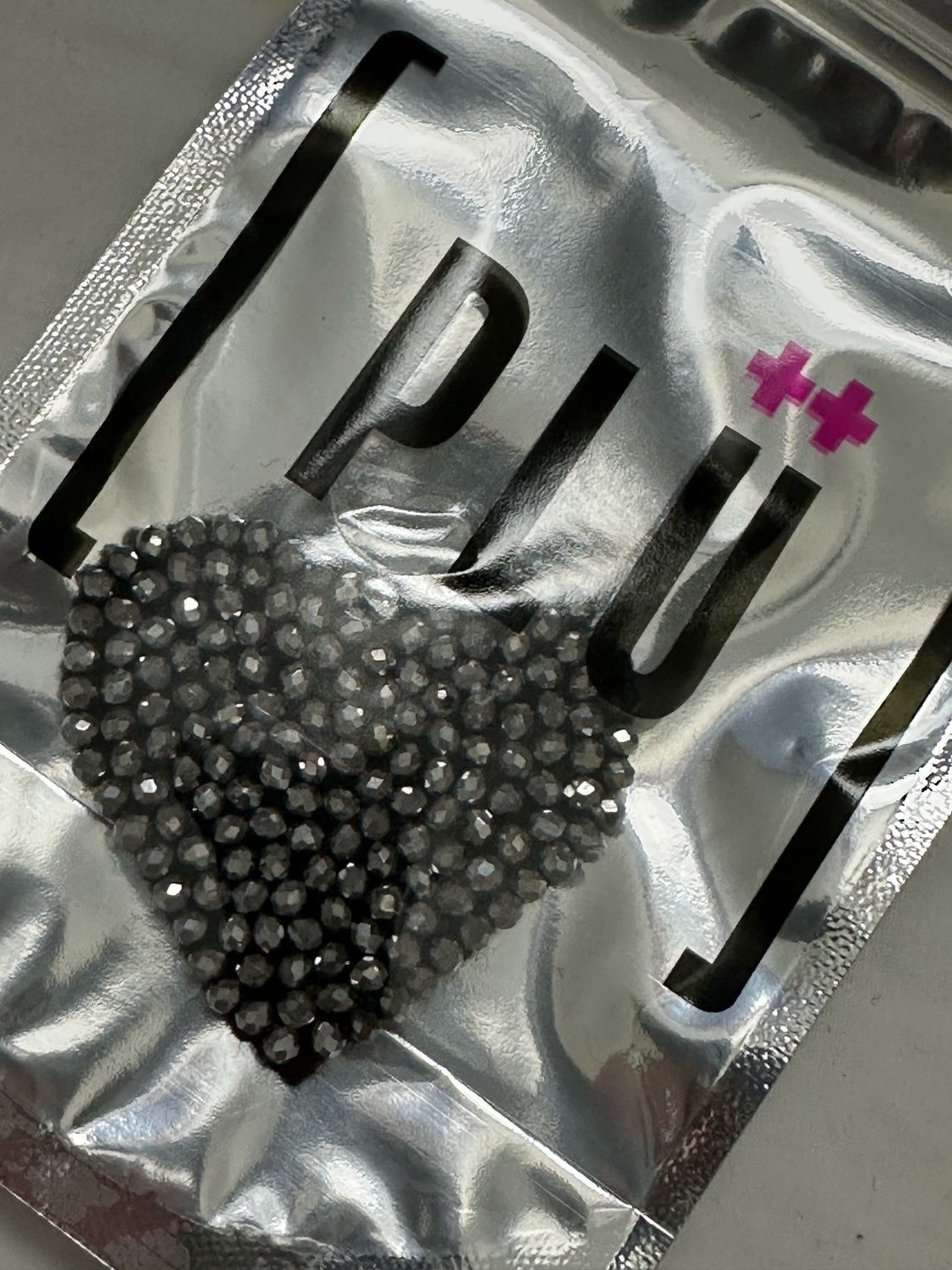 Pluslavie/PLÜ Couzure Heart OS. Black 0006