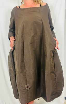 Pluslavie/PLÜ T Dress AW25 Chocolate 1148