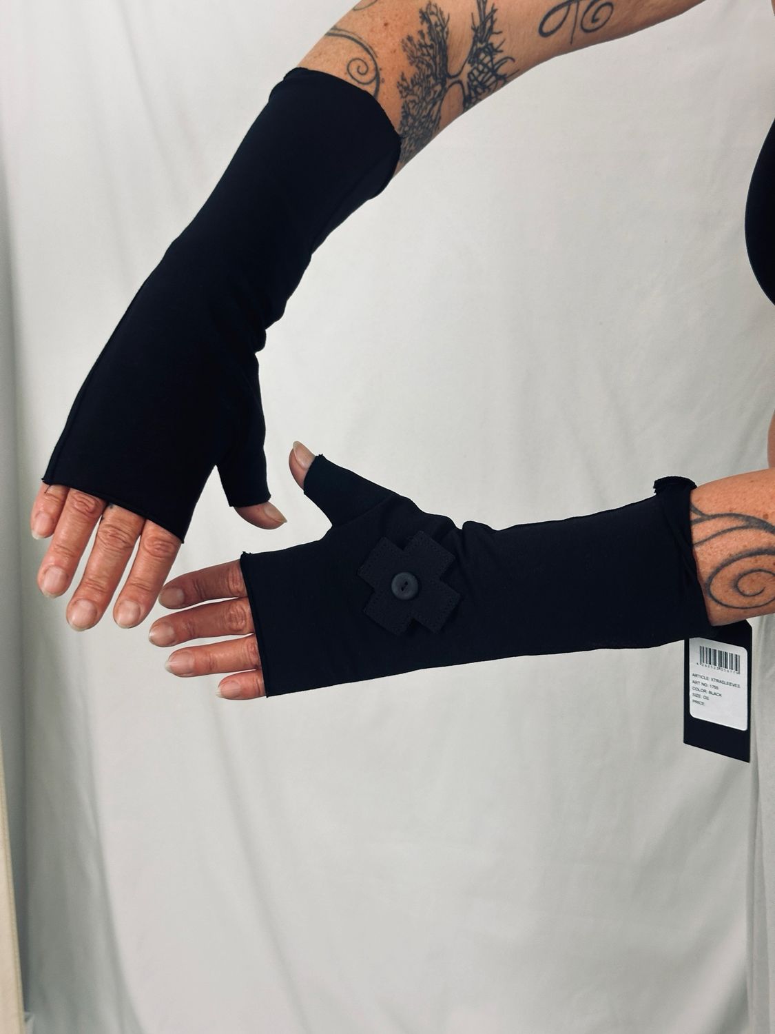 Pluslavie/PLÜ Xtrasleeves OS. AW25 Black 1755