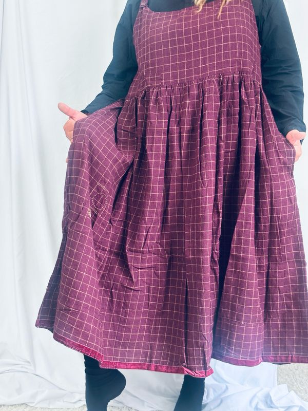 Ewa i Walla Schürze Gordana AW25 Dark Plum 55928 Linen Check M
