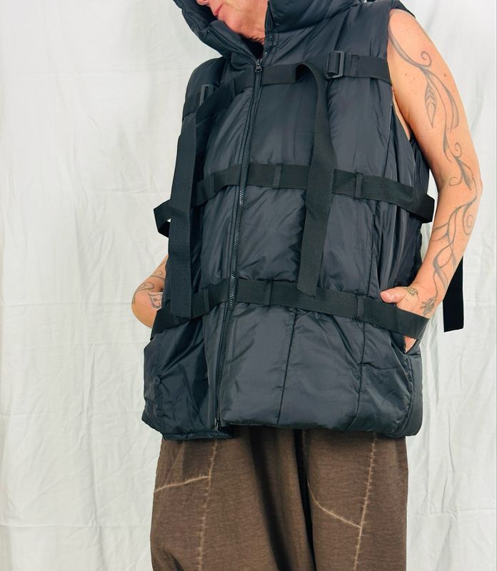 Pluslavie/PLÜ Tape Vest AW25 Black 8003