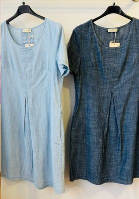 Julia Wang Jeanskleid Hellblau Kurzarm Julia Wang Jeanskleid Hellblau Kurzarm