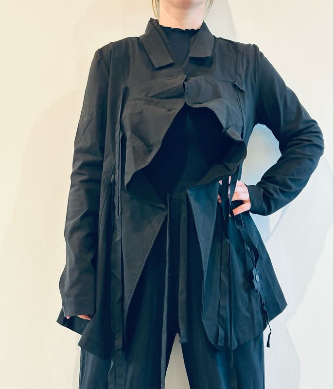 Pluslavie/PLÜ Tape Blazer SS26 Black 8055 S