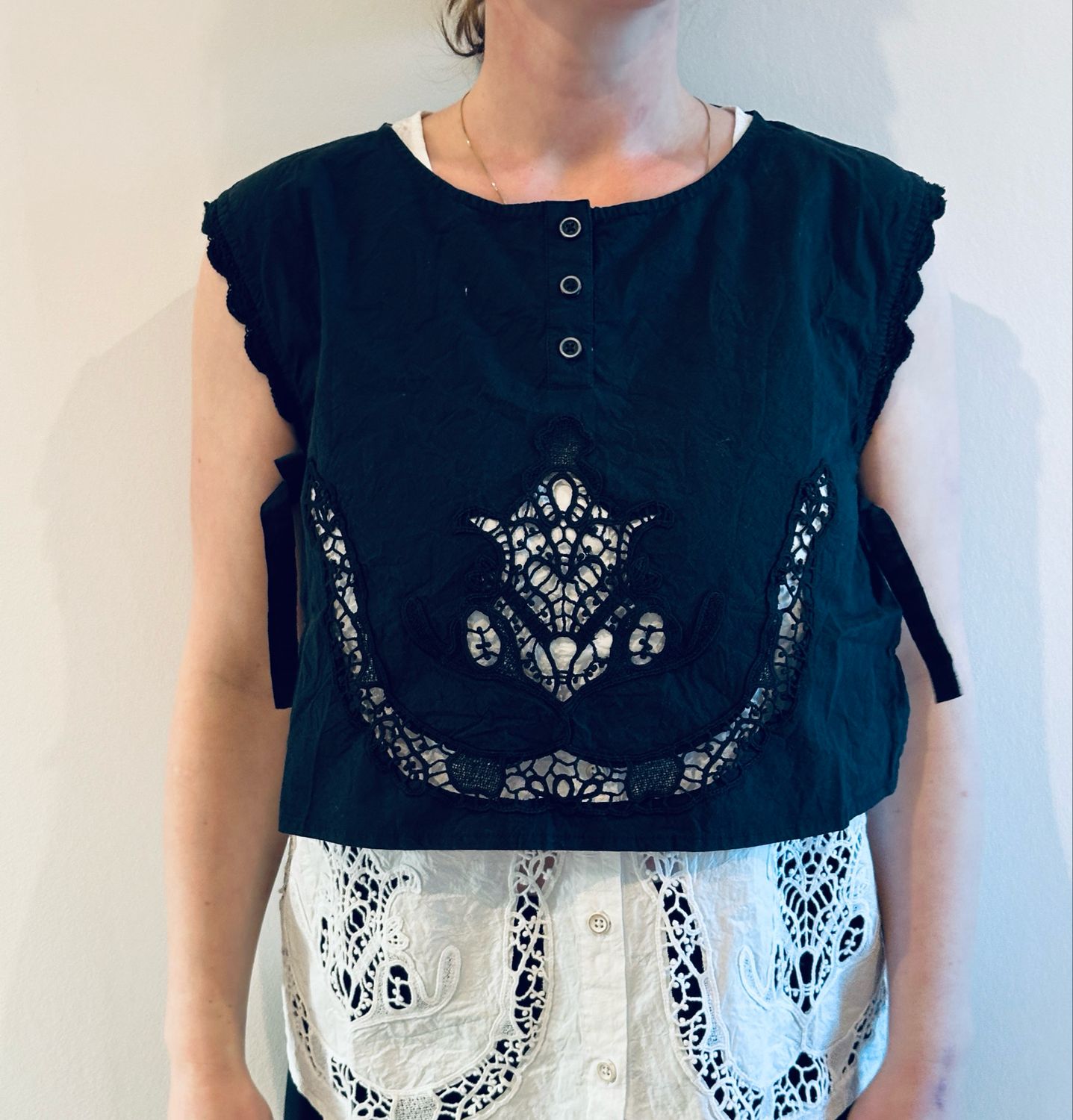 Ewa i Walla Weste 77628 Astri SS26 Cotten Lace Goldenlabel Black One Size