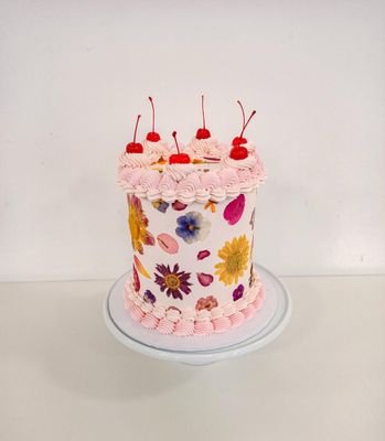 Wild flower retro cake
