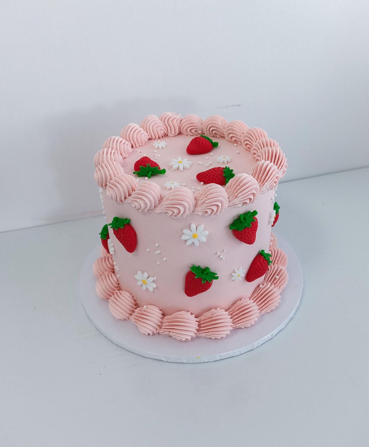 Berry First Retro cake