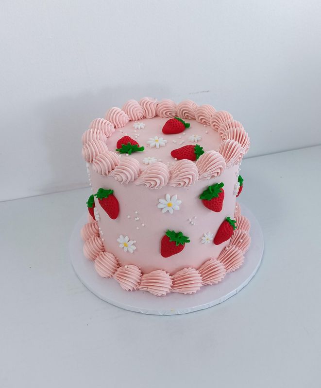 Berry First Retro cake