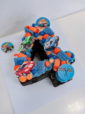 Hot Wheels number cake Hot Wheels number cake