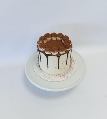 Tiramisu cake
