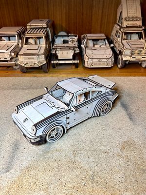 Porsche 911 (350mm) 1/16 Scale, 202 piece kit